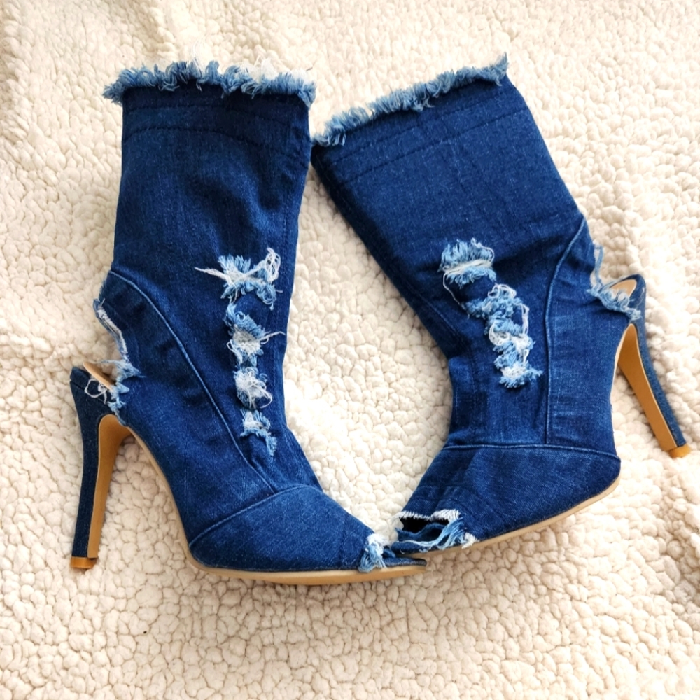 Brand New Distressed Dark Denim Booties Sz 8
